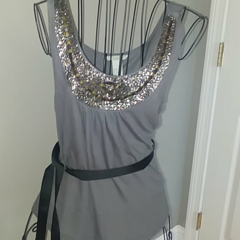 H&M statement top